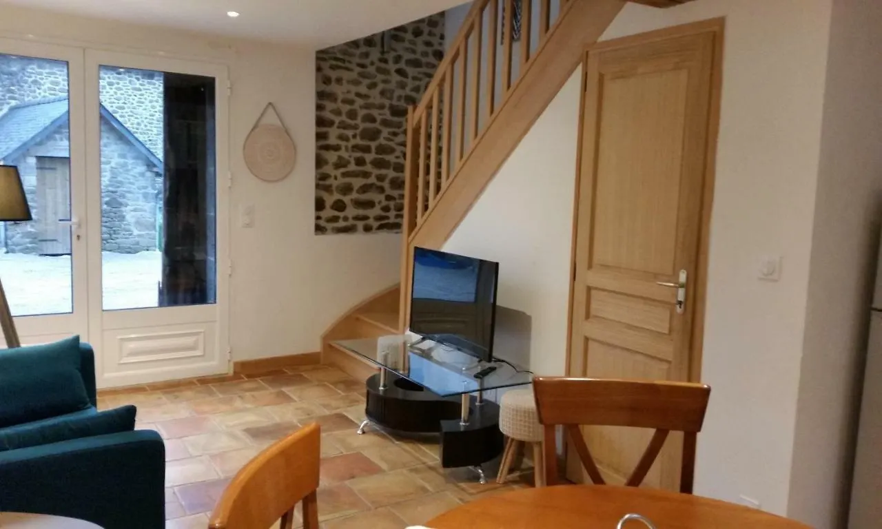 Les Gites De Villegate Le Tronchet  Vakantiehuis